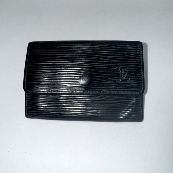 Authentic Louis Vuitton Black Epi Leather 6 Key Holder - Picture 1 of 6